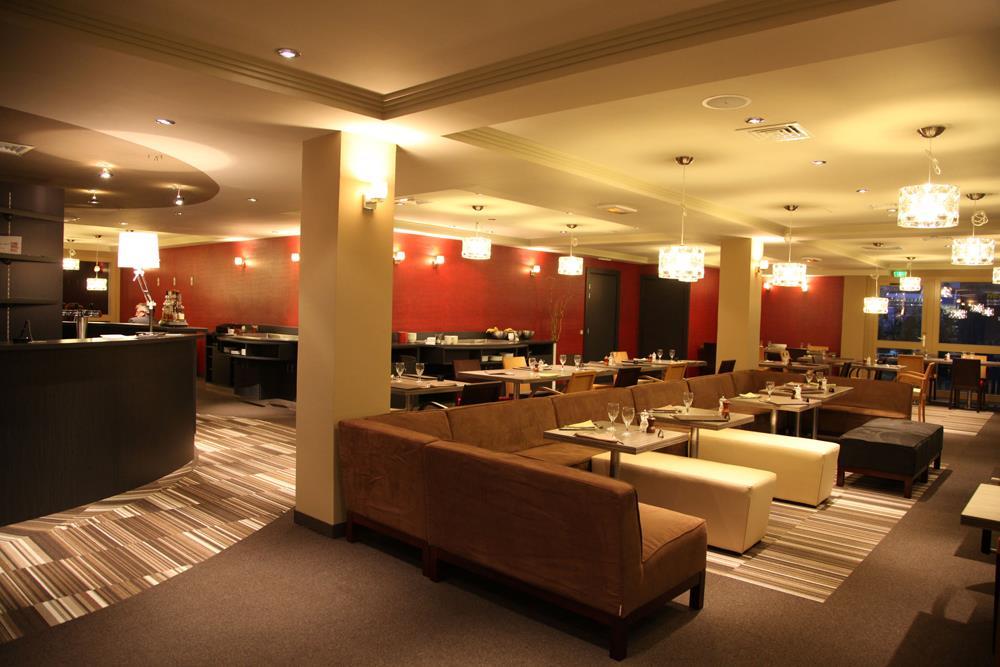מובז' Best Western L'Atelier 117 מסעדה תמונה